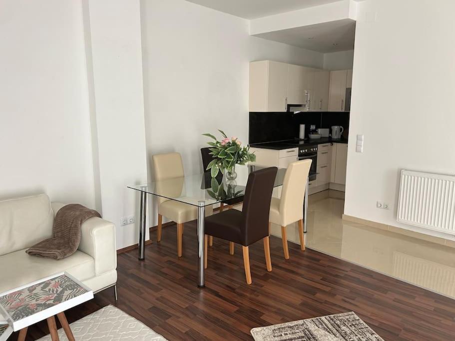 Apartment Merkur Виена Екстериор снимка