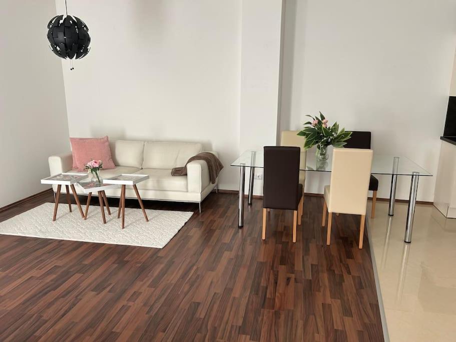 Apartment Merkur Виена Екстериор снимка